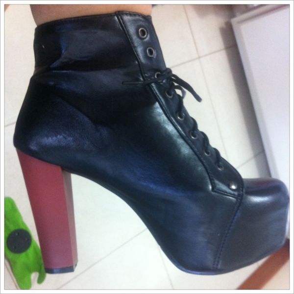 Lita Inspired Preta